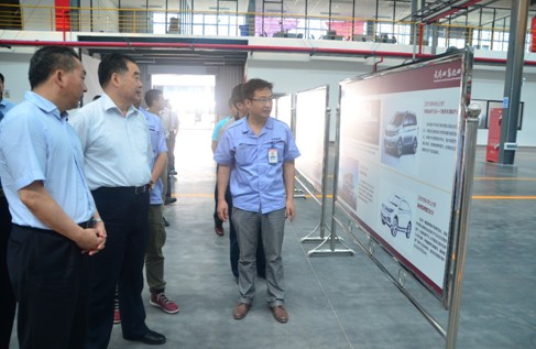 涪陵區(qū)區(qū)長李洪義一行蒞臨鑫源汽車參觀